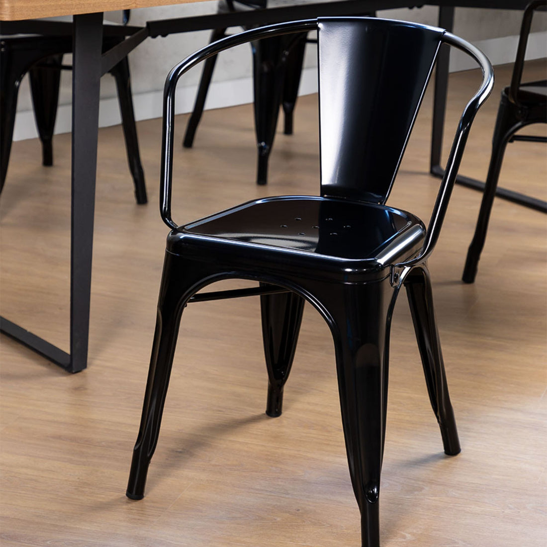 Unic Black Metal Chair | Black